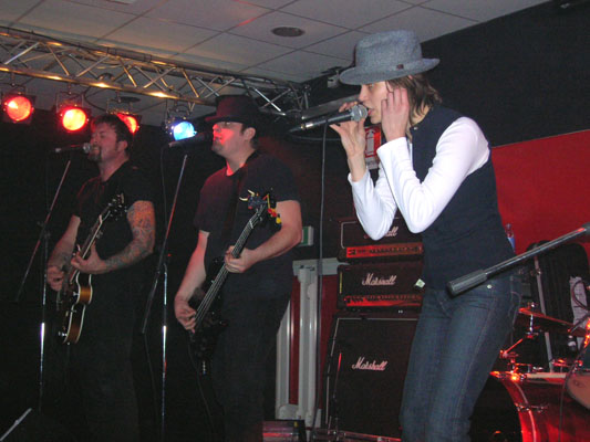 eveninblackouts_thecage_2